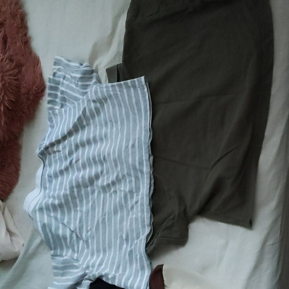 Crop Polo Shirts - Picture 2 of 4